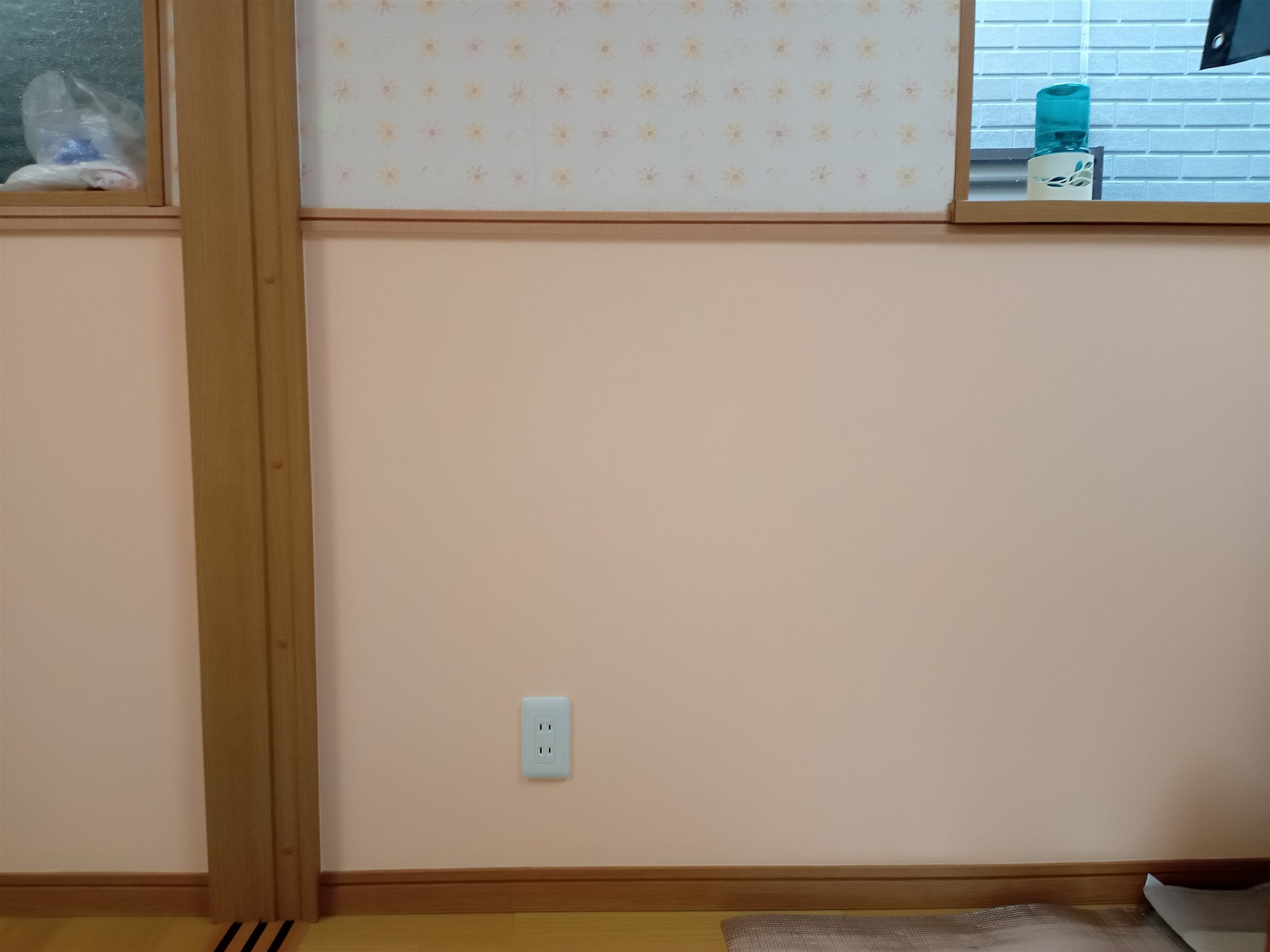 【子ども部屋】汚れやすい下の部分をライトオレンジで塗りました。